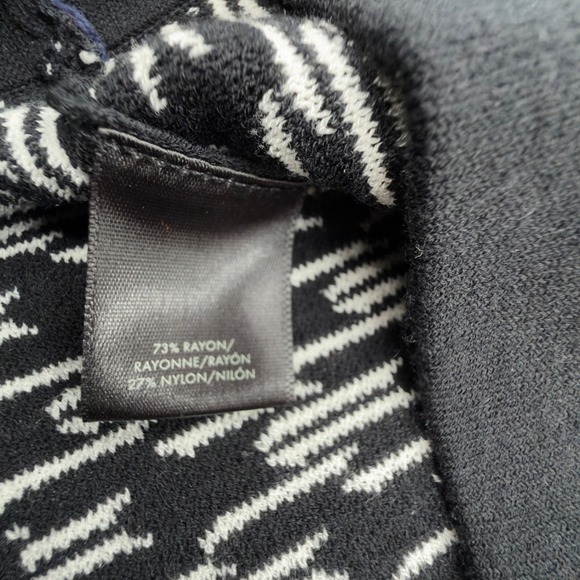 Ann Taylor Black White Geometric Knit Sleeveless Sweater Top Medium Monochrome - Picture 9 of 9